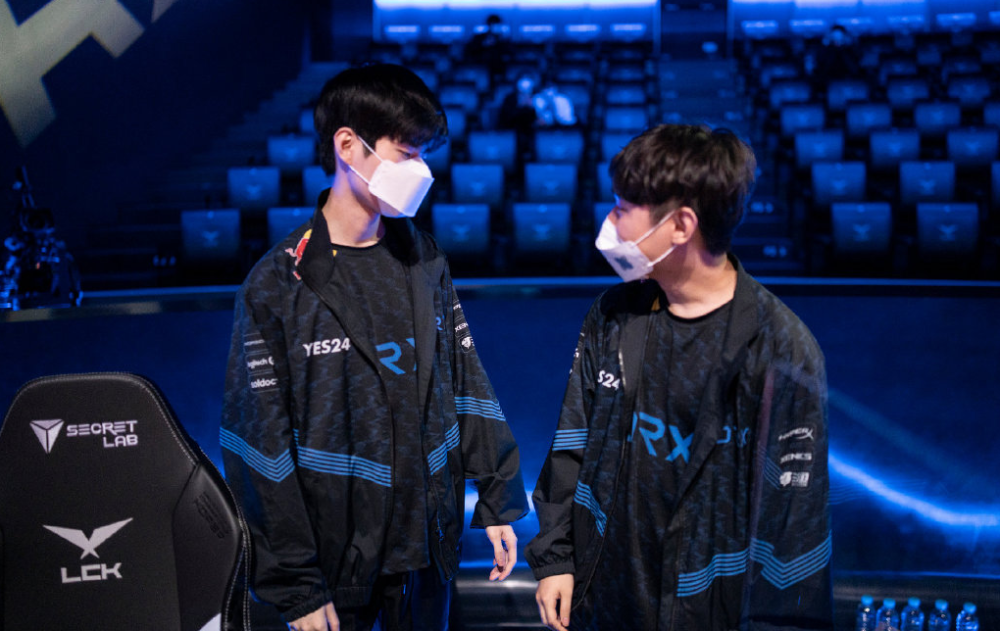 开云-关于对决紧扣胜负，双方为了荣誉而战，掌声雷动的信息