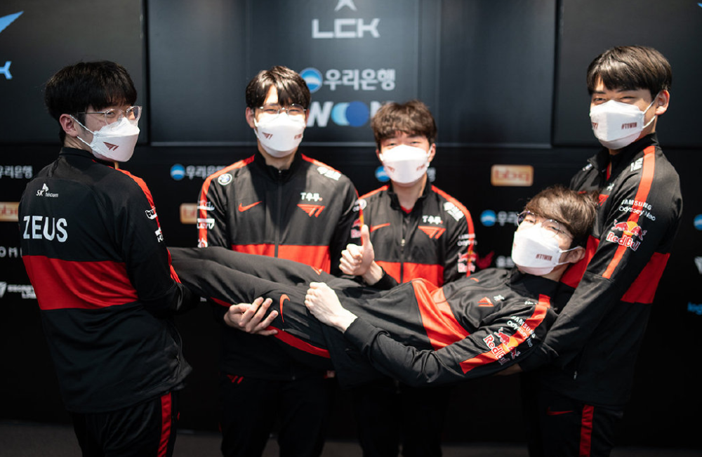 V5鏖战G2，Zeus极限生还后反打宿敌对决小组赛，引爆全场热议的简单介绍