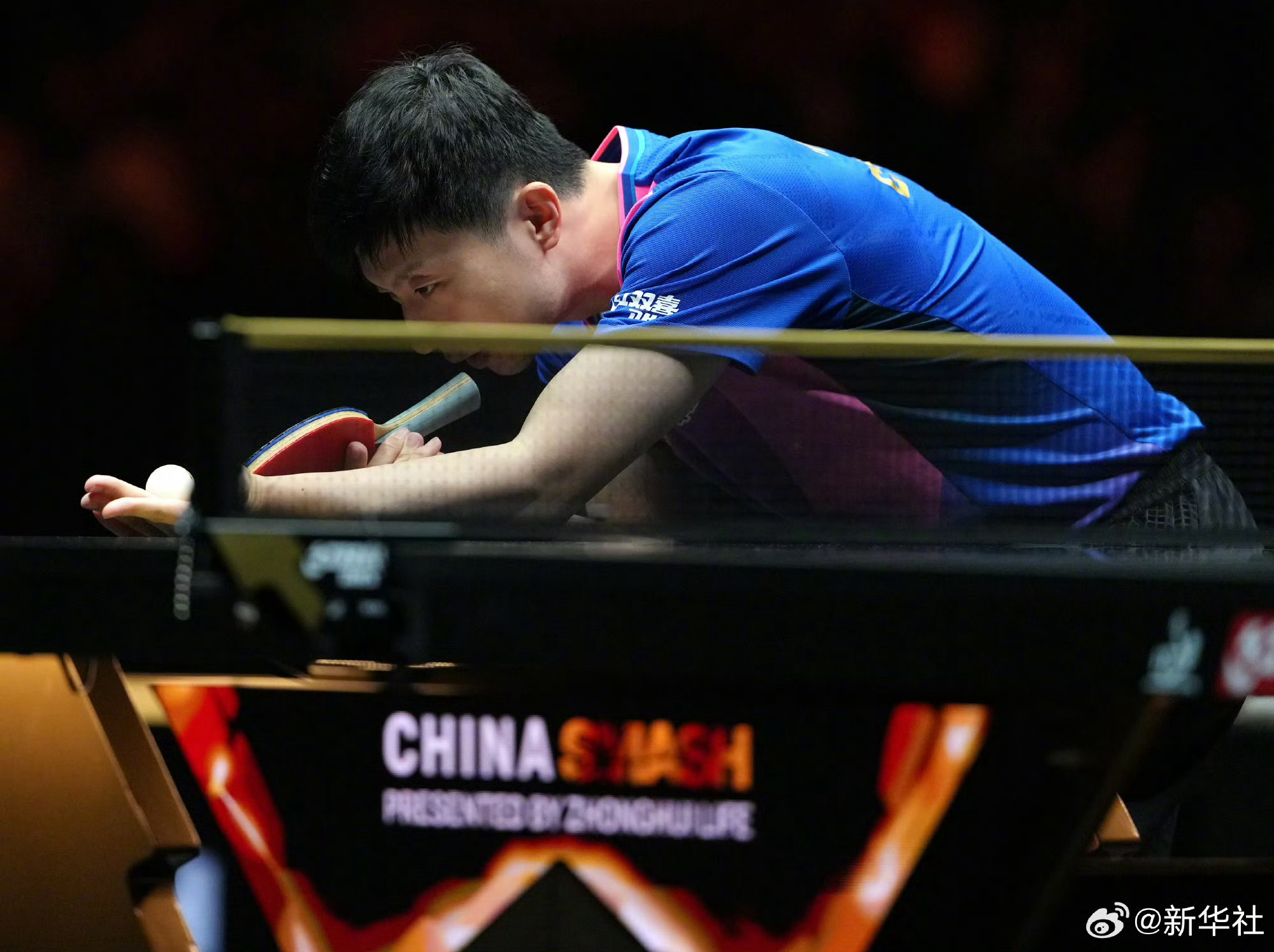 英格兰队逆转中国队,马龙状态火热 英格兰队逆转中国队,马龙状态火热