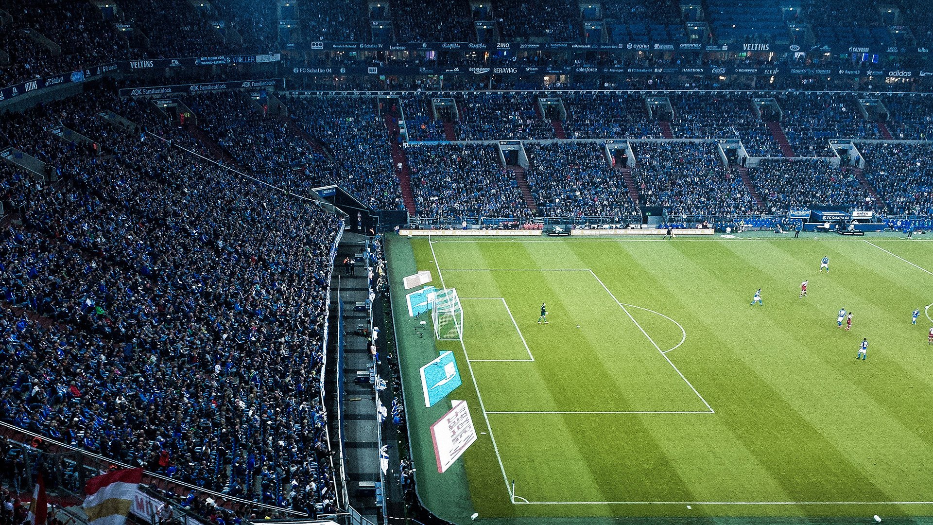 双城记，魔术巅峰对决上海称王，绿茵圣战福克斯加冕英超王座